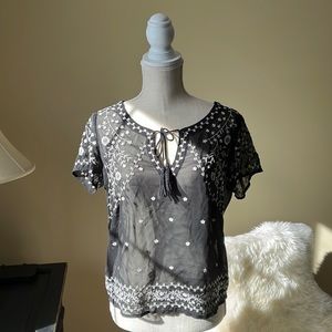 Light weight embroidered, American Eagle shirt.